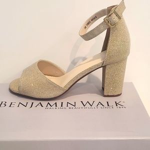 NWB Benjamin Walker Champaign Gold Dress Shoes